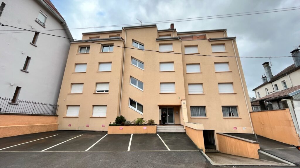 Nettoyage de la façade d'un immeuble - Remiremont (88)